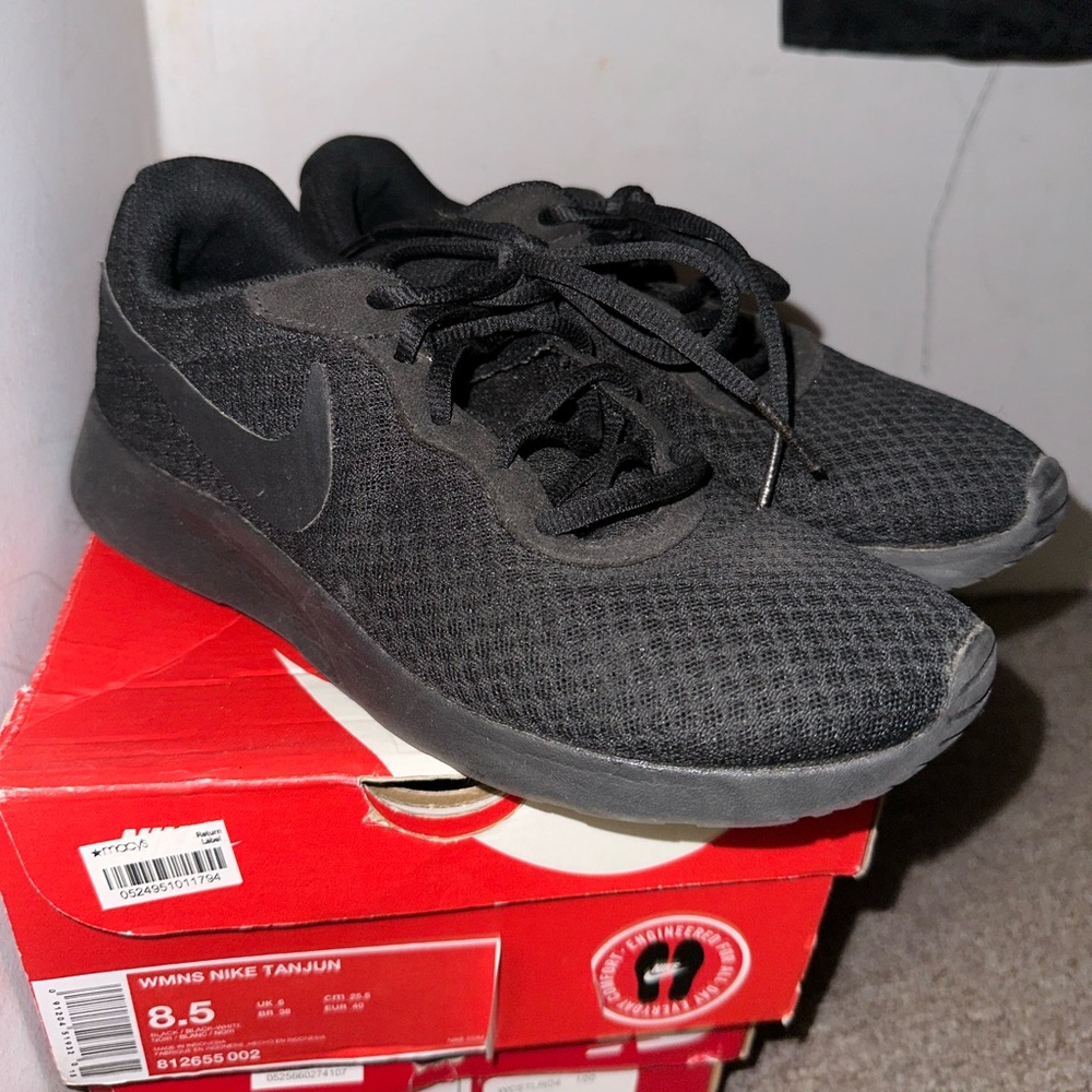 Nike Tanjun 8.5
